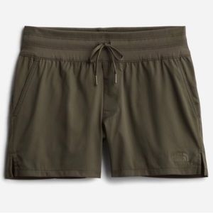 The North Face Aphrodite Motion Performance Shorts - M